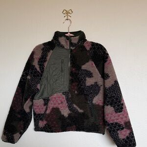 JoyLab sherpa half zip